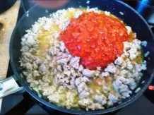 Spaghetti mit Tomatenfleischsoße (Spaghetti Bolognese)