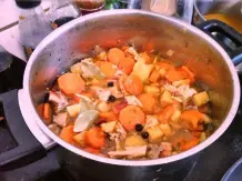 Möhrensuppe mit Putenfleischeinlage