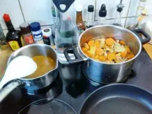 Möhrensuppe mit Putenfleischeinlage