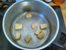 Putenleberragout mit angerösteten Apfelscheiben