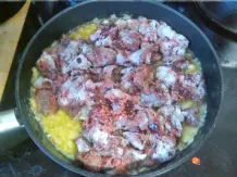 Putenleberragout mit angerösteten Apfelscheiben