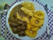 Putenleberragout mit angerösteten Apfelscheiben