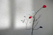 Herbstblätter häkeln und Äste dekorieren