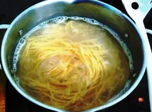 Spaghetti mit Olivenöl-Knoblauchsoße