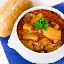 Kartoffelgulasch nach österreichischer Art