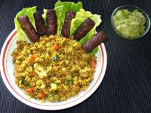 Gehacktesröllchen mit Curry-Gemüsebratreis