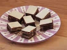Schoko-Würfel-Konfekt mit Backoblaten