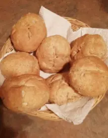 Vollkorn-Quark-Brötchen mit Sonnenblumenkernen