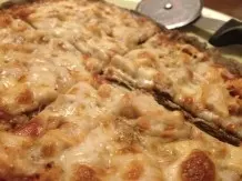 Glutenfreie Thunfischpizza mit Buchweizenmehl