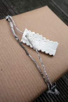Geschenkanhänger aus Modelliermasse ~ DIY