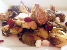 Gerösteter Rosenkohl mit Cranberries und Ziegenkäse