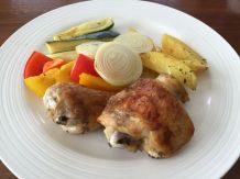 Ofengemüse mit Hähnchenschenkel