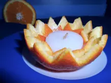 Öllampe in Orangenschale