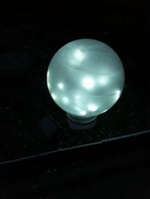 Solarleuchte aus alter Kugellampe
