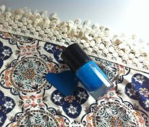 Scherz mit Nagellack (Fake-Fleck)