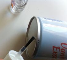 Boden von Sprühdosen vor Rost schützen - Rostflecken vermeiden