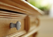 Holz abstauben mit Parkett-Pflegetüchern