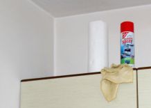 Alte Fettschichten mit Backofenspray entfernen