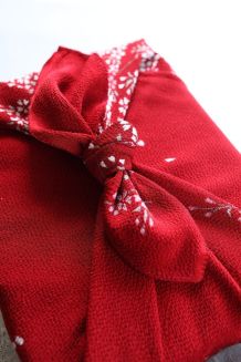 Furoshiki statt umweltschädlicher Plastiktüten & Geschenkpapier