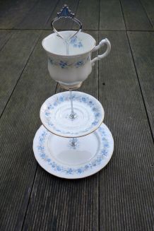 Etagere selber machen aus altem Porzellan