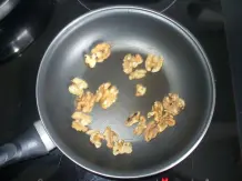 Knusprig gebratene Schupfnudeln mit Roter Grütze