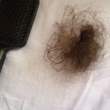 Haarausfall bedingt durch Stillen