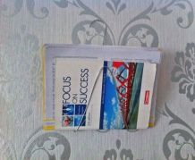 Drahtkleiderbügel als Zeitunghalter verwenden