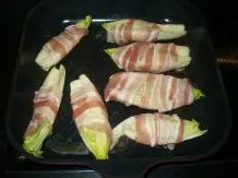 Überbackene Mozzarella-Hähnchenfilets mit geschmortem Chicoree