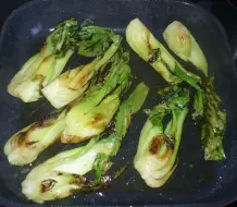 Süßsaure Rippchen auf Duftreis mit geschmortem Pak Choi