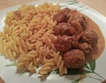 Köttbullar in Rahmsauce