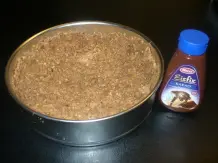 Fruchtig frische Kühlschranktorte mit Knusperdeckel