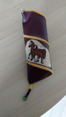Spiralmäppchen aus Kunstleder mit Applikation