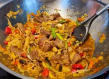 Filet in Sojasoße mit Gemüse und Nudeln