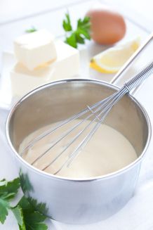 Sauce Hollandaise leichter aus dem Pappkarton herausbekommen