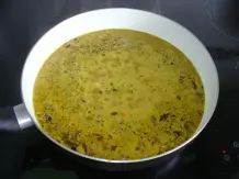 Indisches Dal (Dhal, Daal) mit Kochbananen und Kokosmilch
