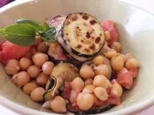 Köstlicher mediterraner Kichererbsensalat - vegetarisch