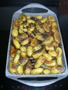 Leichtes Sommeressen: Warmer Steaksalat mit Thymiankartoffeln