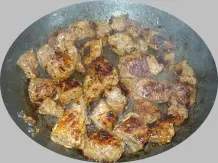 Leichtes Sommeressen: Warmer Steaksalat mit Thymiankartoffeln