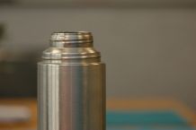 Thermoskannen & Edelstahl mit Geschirrspülpulver reinigen