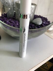 Tolle Wimpern mit Wimpernstärkungsserum