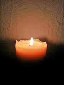 Magische Kerzen fürs Lagerfeuer verwenden