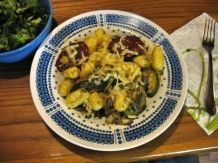 Eine leckere Gemüsepfanne mit Gnocchi
