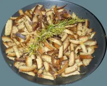 Knoblauch-Brotsalat mit Tomaten (Panzanella)