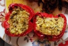 Vegetarisch gefüllte Paprika-Hälften