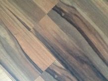 Dunkles Laminat auffrischen