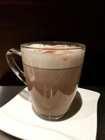 Heiße Schokolade mit Zimt und Lebkuchengewürz