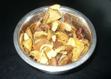 Chinesische Trockenpilze mit Rindfleischstreifen und Gemüse