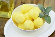 Selbst gemachte Kartoffelköße
