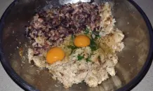 Rote oder grüne Knödel