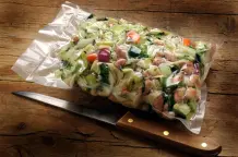Frische Suppen im Schlauchbeutel öffnen, ohne dass es spritzt